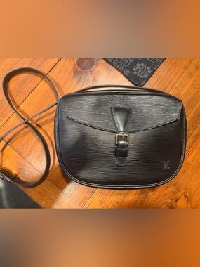 Louis Vuitton Epi Leather Jeune Fille